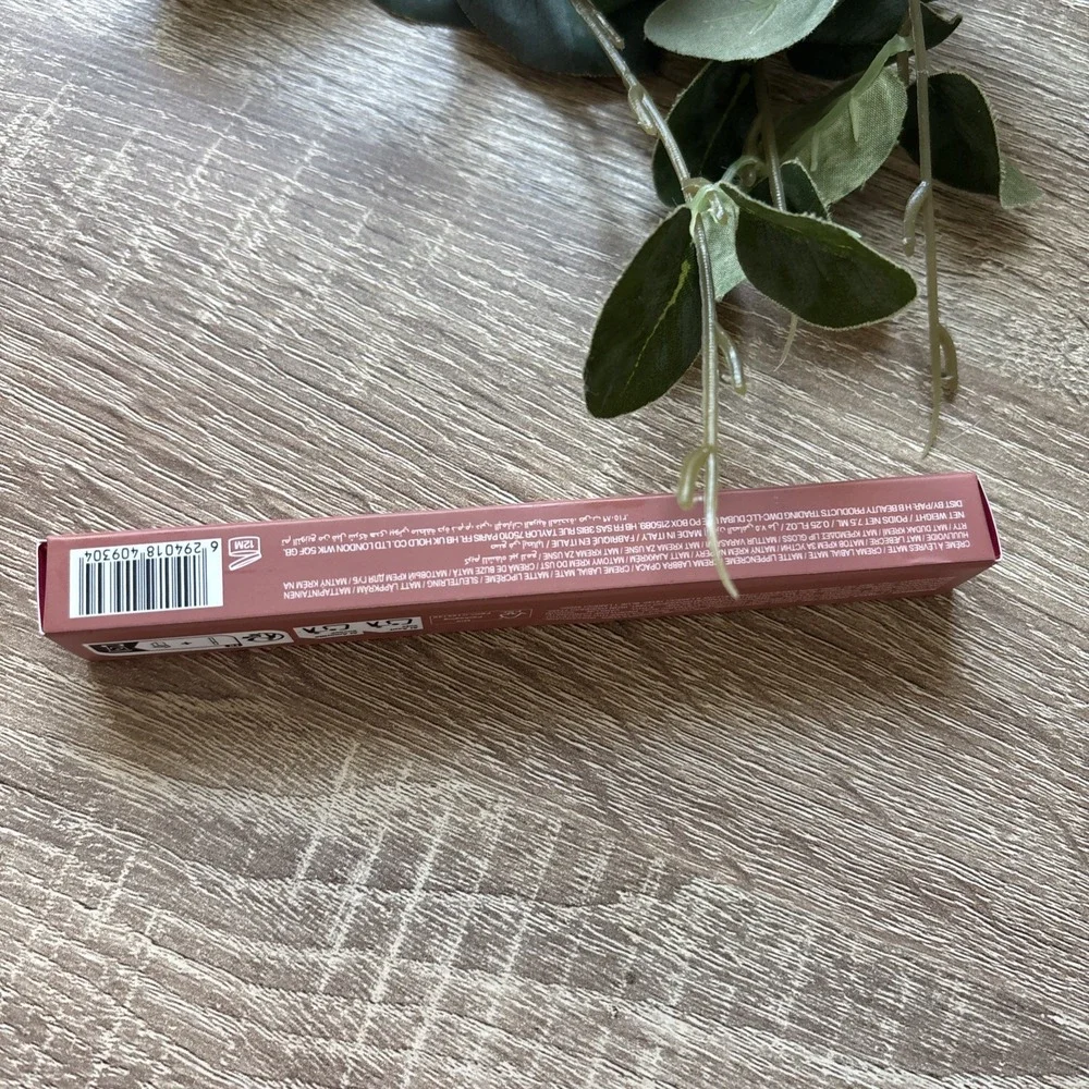 Huda Beauty Liquid Matte Mousse Liquid Lipstick Soft Blur Honey Nude